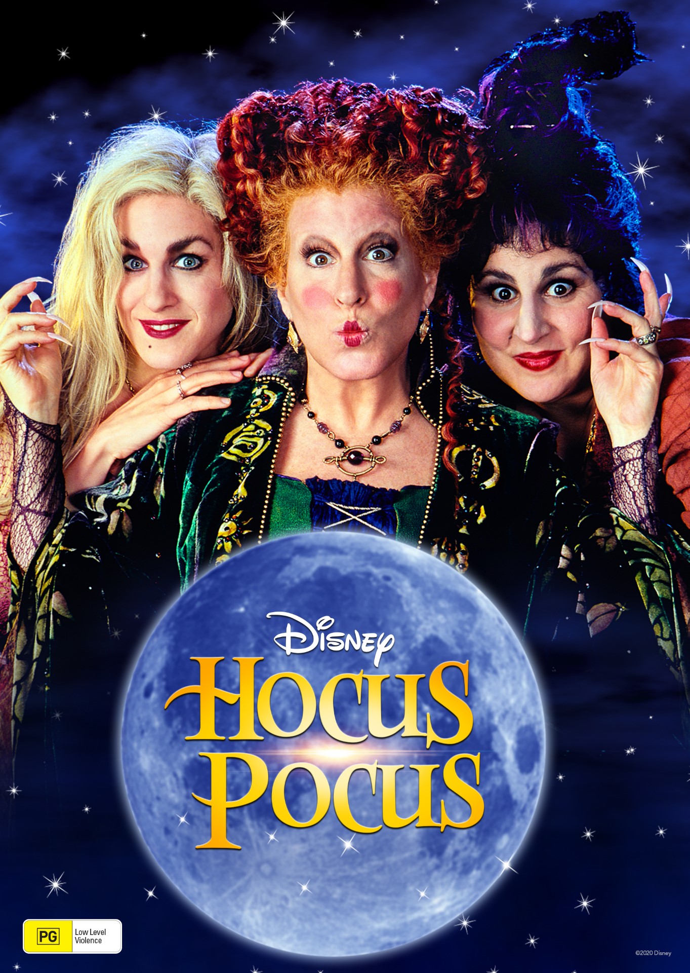 A movie poster of Hocus Pocus. Starring Amanda Shepherd, Bette Midler, Jodie Rivera, Kathleen Freeman, Kathy Najimy, Larry Bagby, Omri Katz, Sarah Jessica Parker, Stephanie Faracy, Steve Voboril, Thora Birch, Tobias Jelinek, Vinessa Shaw.