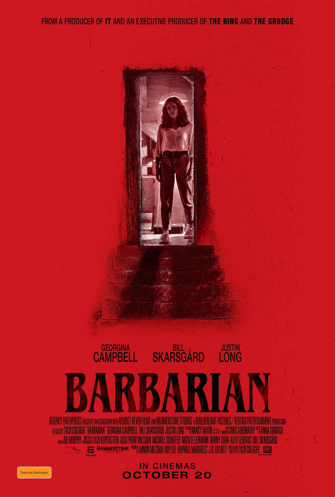 A movie poster of Barbarian. Starring Jaymes Butler, Georgina Campbell, Matthew Patrick Davis, J.R. Esposito, Justin Long, Bill  Skarsgård, Sophie Sörensen, Kalina Stancheva, Trevor Van Uden, Devina Vassileva. Release date 20 10 2022.